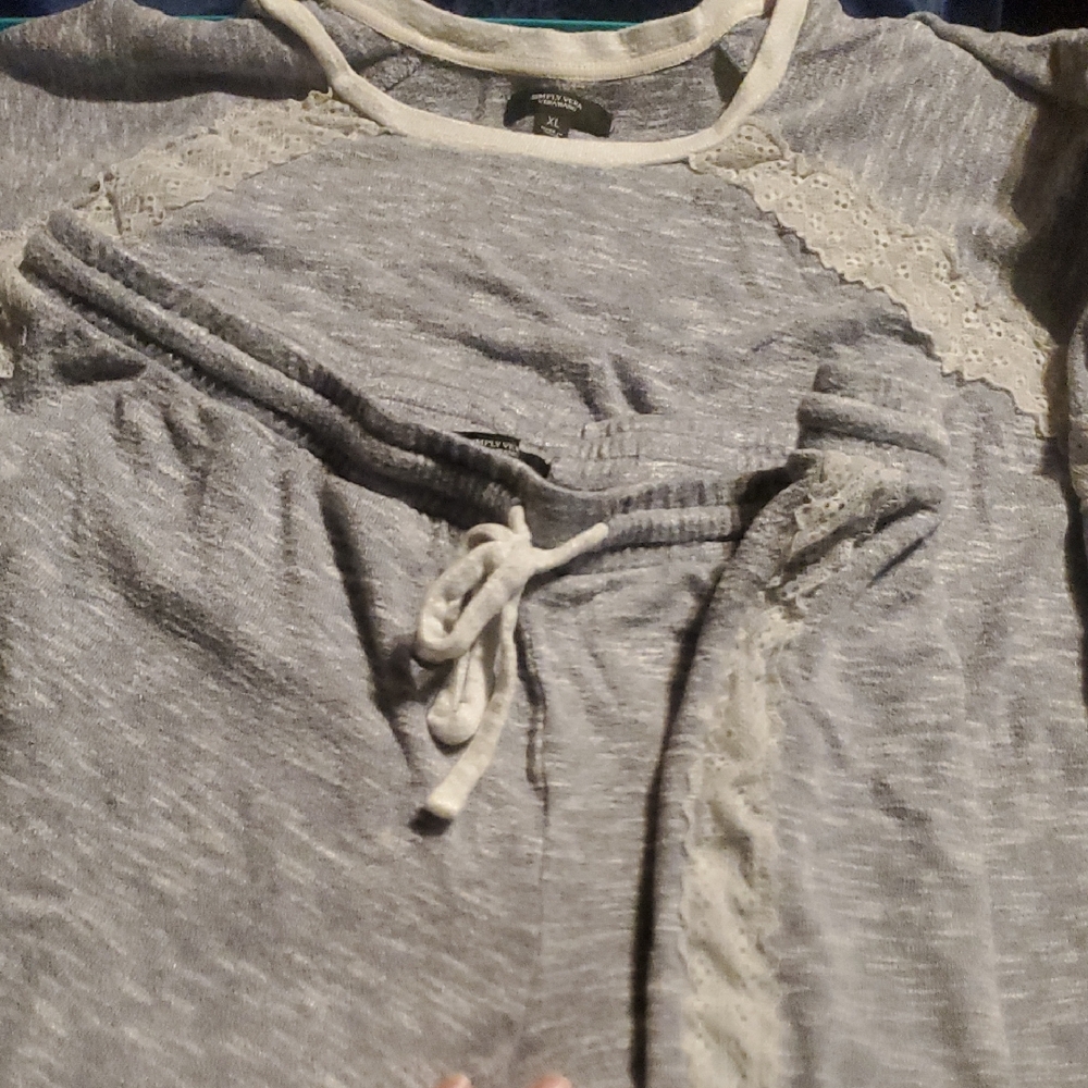 Simply Vera Vera Wang Gray Pajama Set with Lace Trim